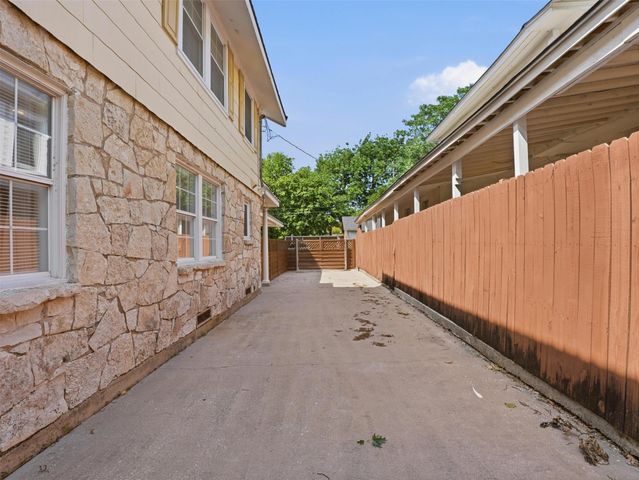 1112 Kings Highway, Dallas, TX 75208