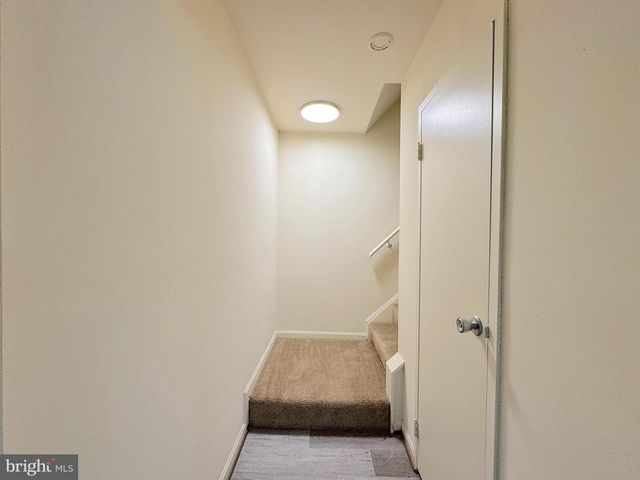 8848 WALUTES CIR, Alexandria, VA 22309