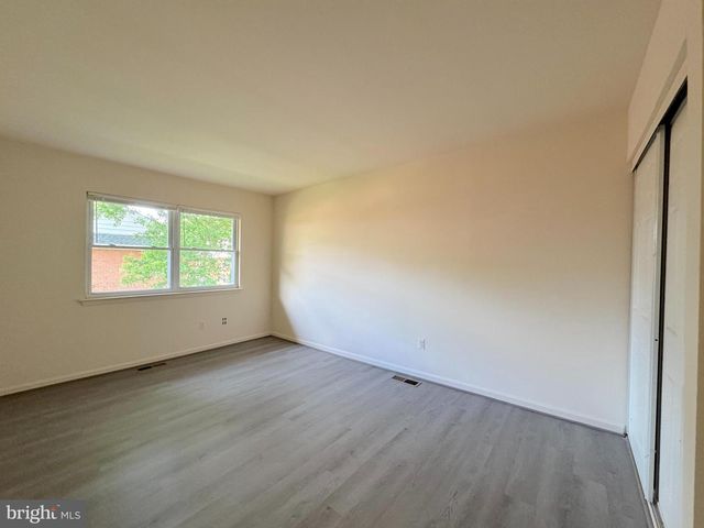8848 WALUTES CIR, Alexandria, VA 22309