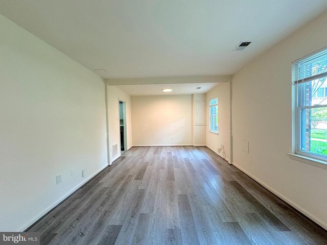 8848 WALUTES CIR, Alexandria, VA 22309