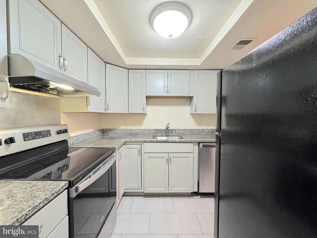 8848 WALUTES CIR, Alexandria, VA 22309