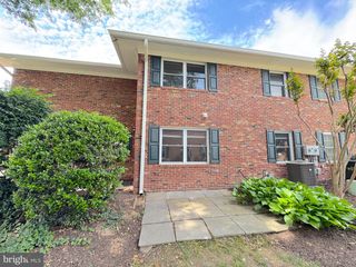 8848 WALUTES CIR, Alexandria, VA 22309