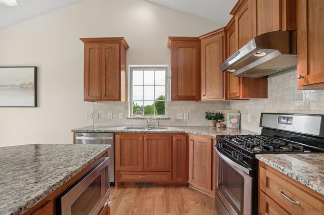 11292 Lambert Court, Hanover, MN 55341