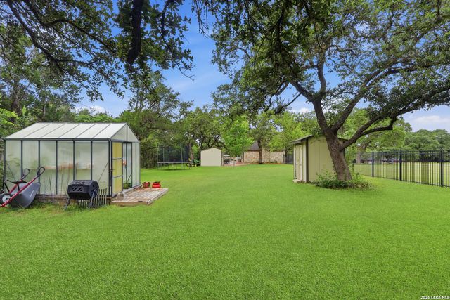 8430 Twisted Oaks, Garden Ridge, TX 78266