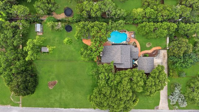 8430 Twisted Oaks, Garden Ridge, TX 78266