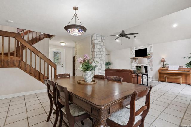 8430 Twisted Oaks, Garden Ridge, TX 78266