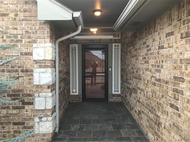 753 Caroline Drive, Yukon, OK 73099