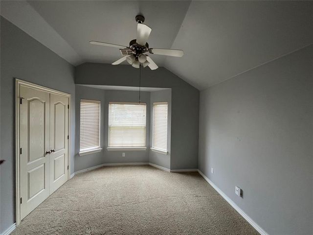 753 Caroline Drive, Yukon, OK 73099