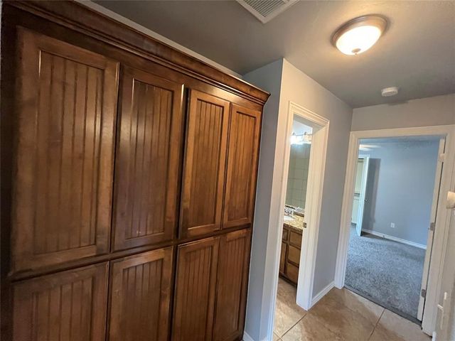 753 Caroline Drive, Yukon, OK 73099