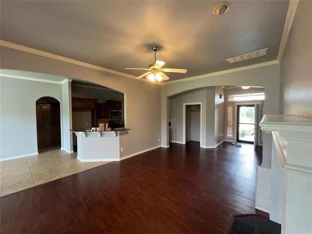 753 Caroline Drive, Yukon, OK 73099