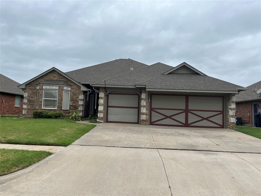 753 Caroline Drive, Yukon, OK 73099