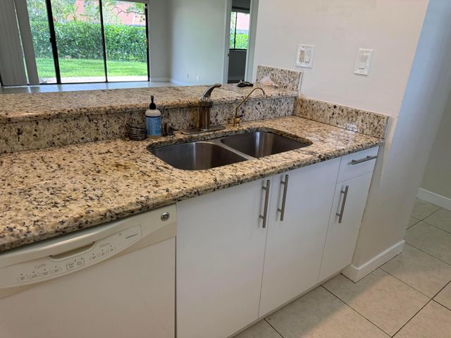 112 Club Drive, Palm Beach Gardens, FL 33418