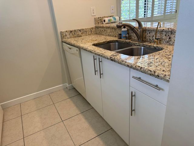 112 Club Drive, Palm Beach Gardens, FL 33418