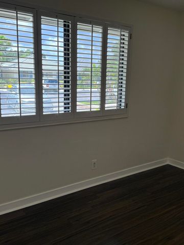 112 Club Drive, Palm Beach Gardens, FL 33418