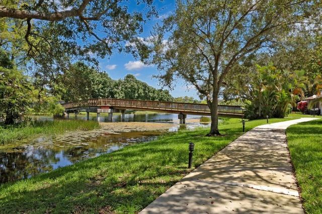 112 Club Drive, Palm Beach Gardens, FL 33418