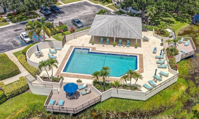 112 Club Drive, Palm Beach Gardens, FL 33418