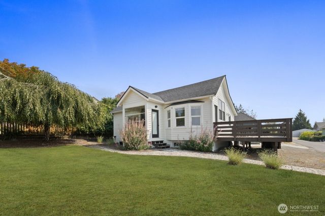 1315 S 7th St, Renton, WA 98057