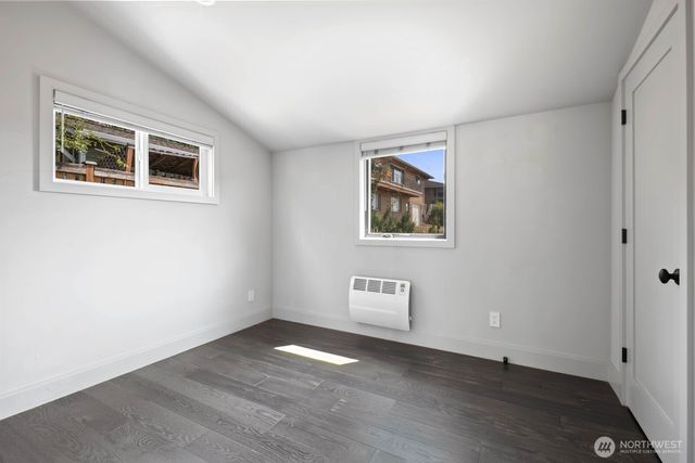 1315 S 7th St, Renton, WA 98057