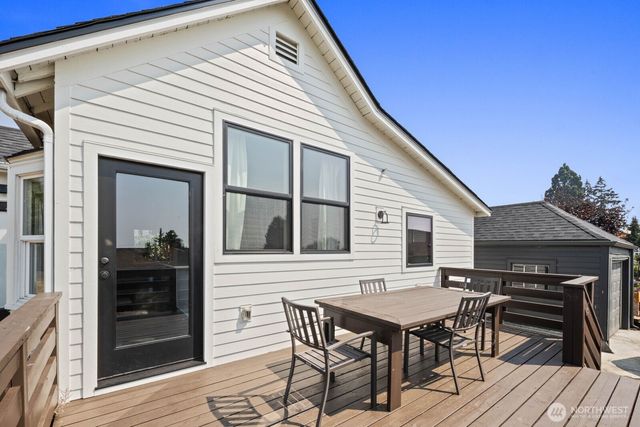 1315 S 7th St, Renton, WA 98057