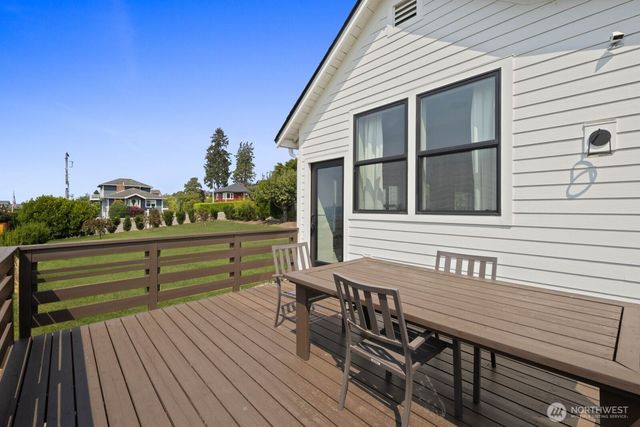 1315 S 7th St, Renton, WA 98057