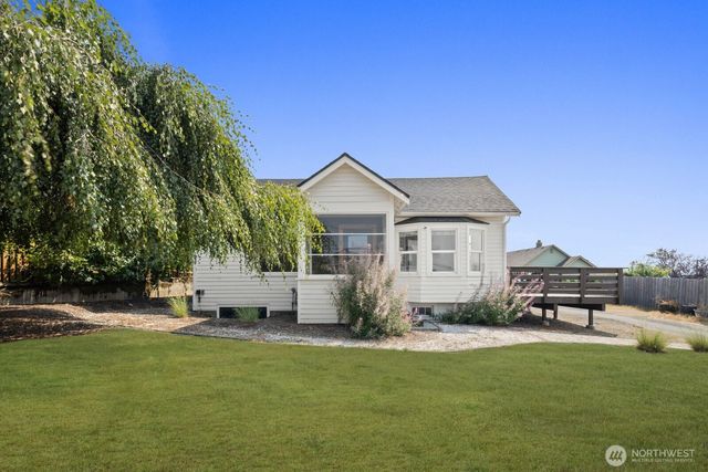 1315 S 7th St, Renton, WA 98057