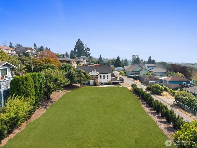 1315 S 7th St, Renton, WA 98057