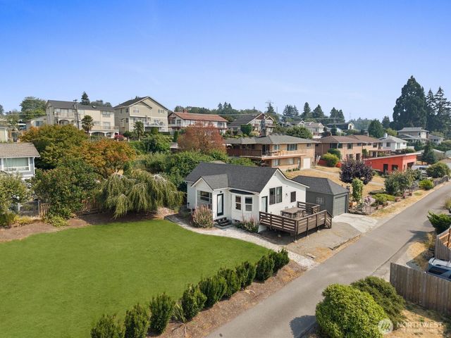 1315 S 7th St, Renton, WA 98057