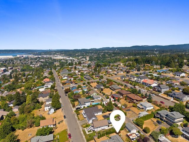 1315 S 7th St, Renton, WA 98057