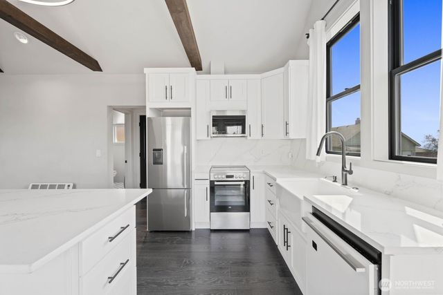 1315 S 7th St, Renton, WA 98057