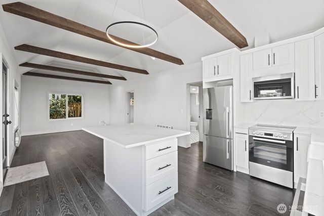 1315 S 7th St, Renton, WA 98057