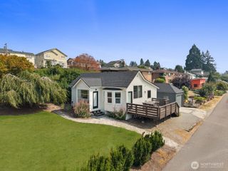 1315 S 7th St, Renton, WA 98057