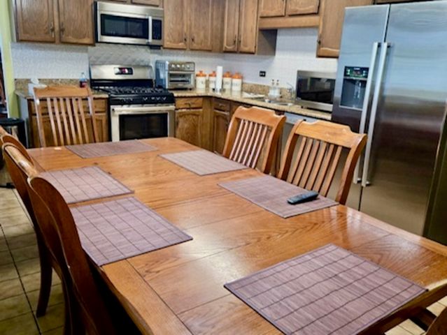 16821 S Clyde Avenue, South Holland, IL 60473