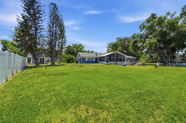 3678 E LAKE DRIVE, Land O Lakes, FL 34639