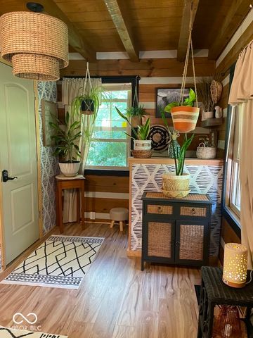 5239 Five Points Road, Indianapolis, IN 46239