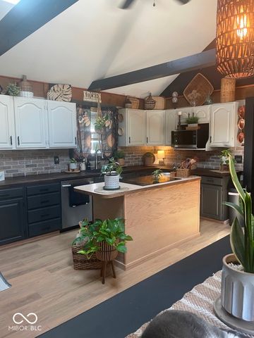 5239 Five Points Road, Indianapolis, IN 46239