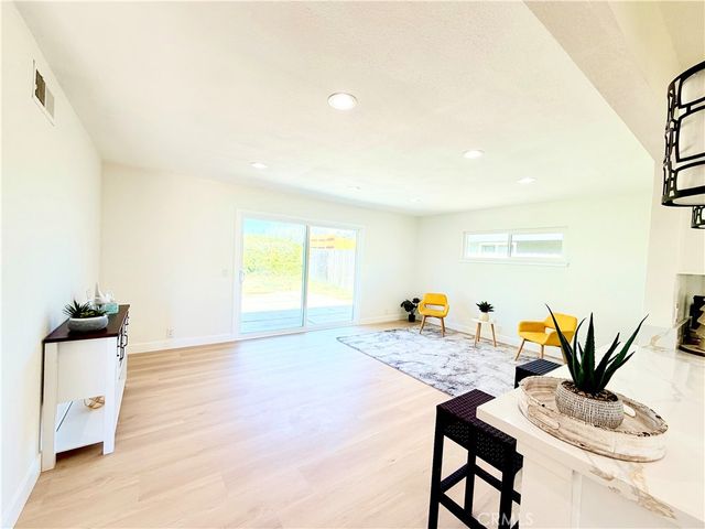 506 S Arapaho, Santa Ana, CA 92704