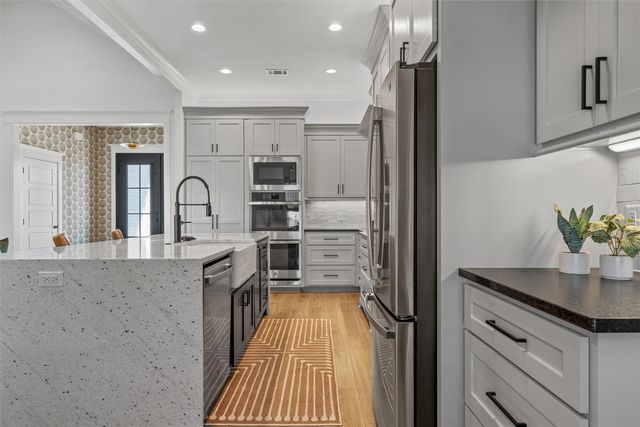 132 Cattail Court, Robinson, TX 76706