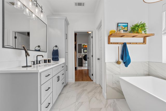 132 Cattail Court, Robinson, TX 76706