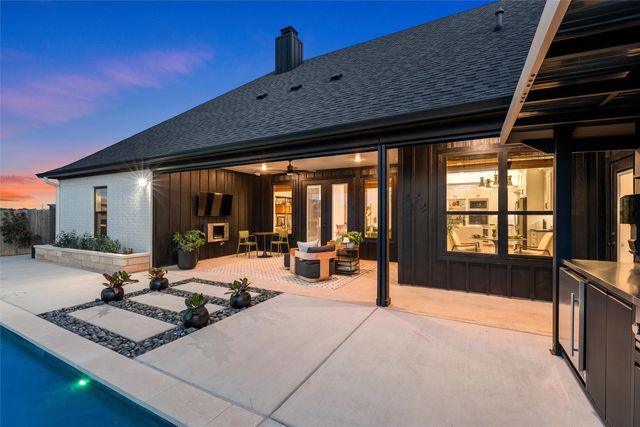 132 Cattail Court, Robinson, TX 76706