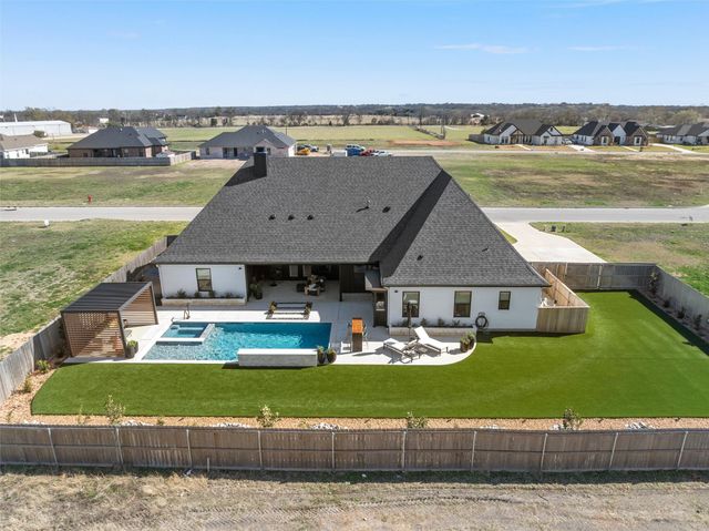 132 Cattail Court, Robinson, TX 76706