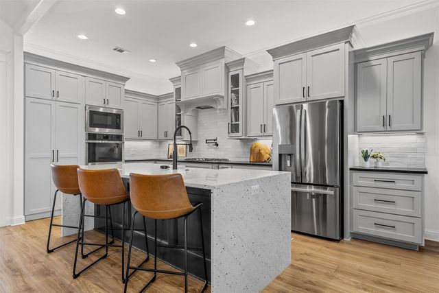 132 Cattail Court, Robinson, TX 76706