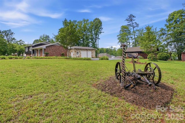 2848 Walter Drive NW, Concord, NC 28027
