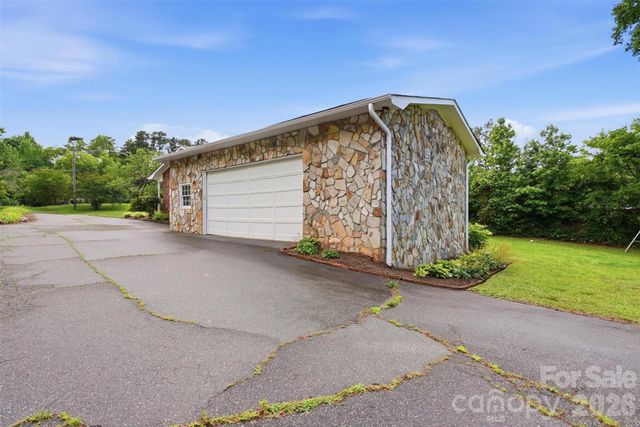 2848 Walter Drive NW, Concord, NC 28027
