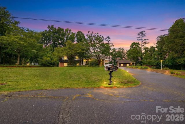 2848 Walter Drive NW, Concord, NC 28027