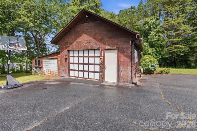 2848 Walter Drive NW, Concord, NC 28027
