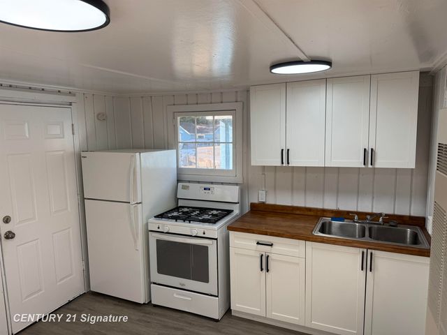 4060 S US-23 Highway, Greenbush Twp, MI 48738