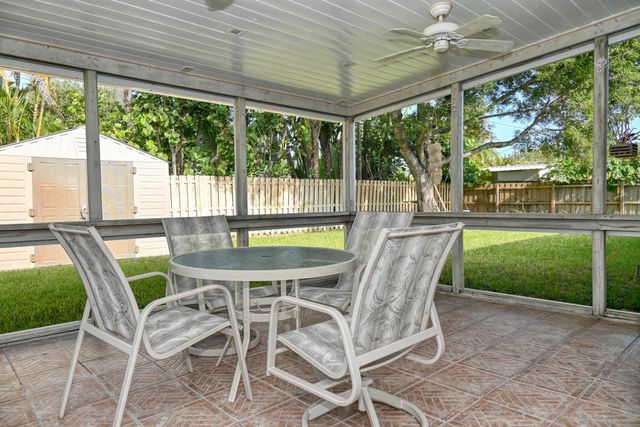 1056 Cheryl Road, Haverhill, FL 33417