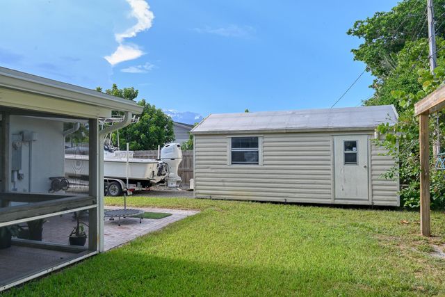 1056 Cheryl Road, Haverhill, FL 33417