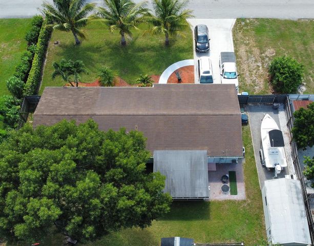 1056 Cheryl Road, Haverhill, FL 33417