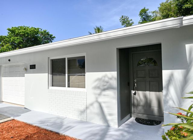 1056 Cheryl Road, Haverhill, FL 33417